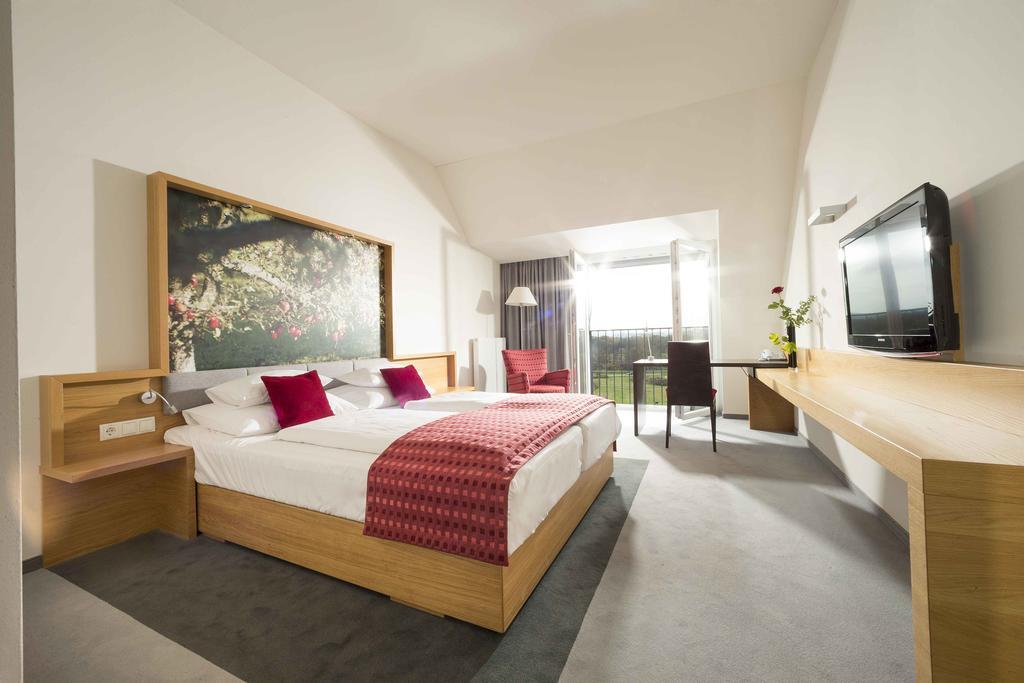 Hotel Staribacher Suedsteiermark Leibnitz Room photo